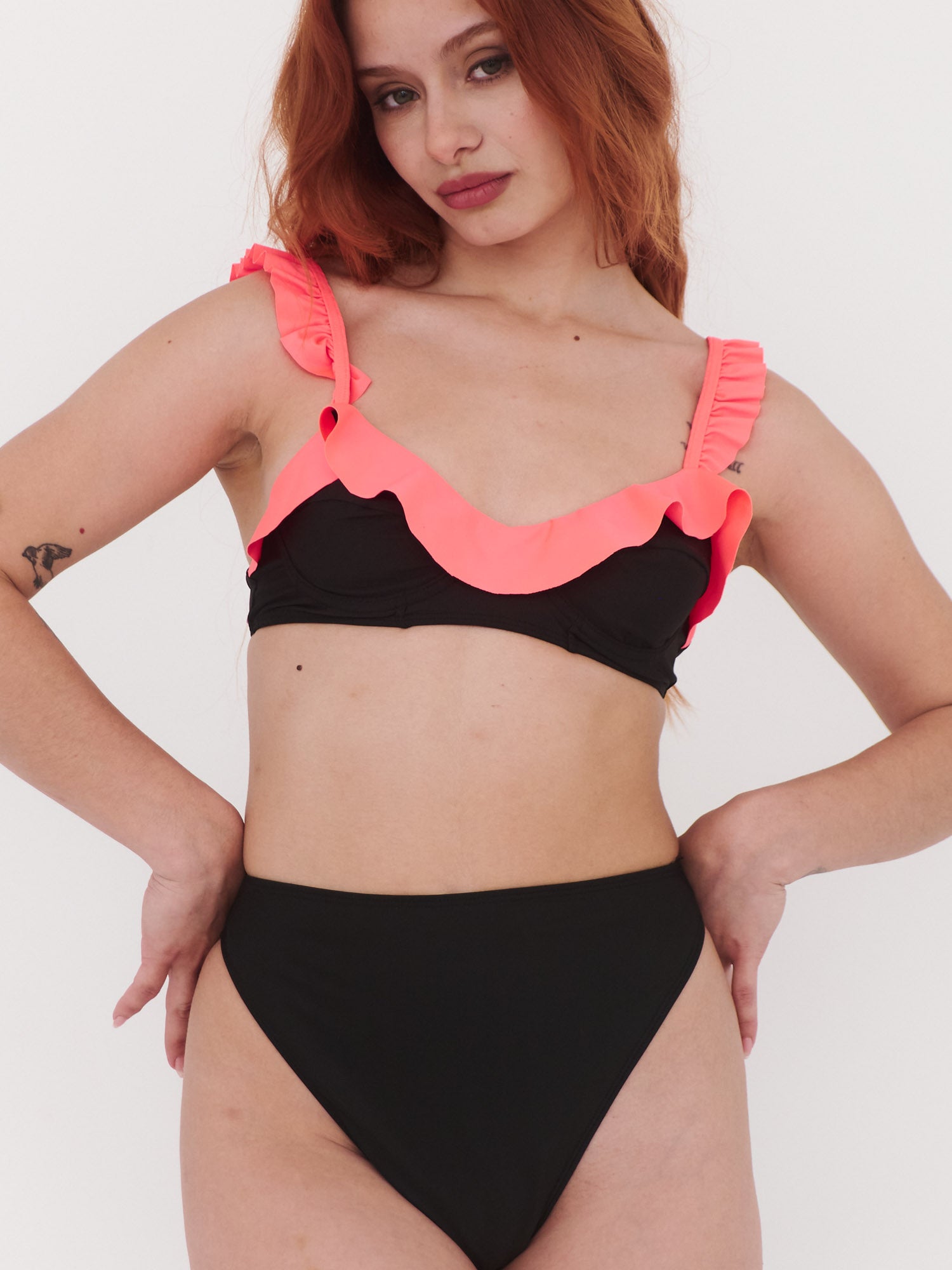 Daikiri Bikini Mujer Negro Liso Deportivo Control Abdomen Protección UV 50+ Delante