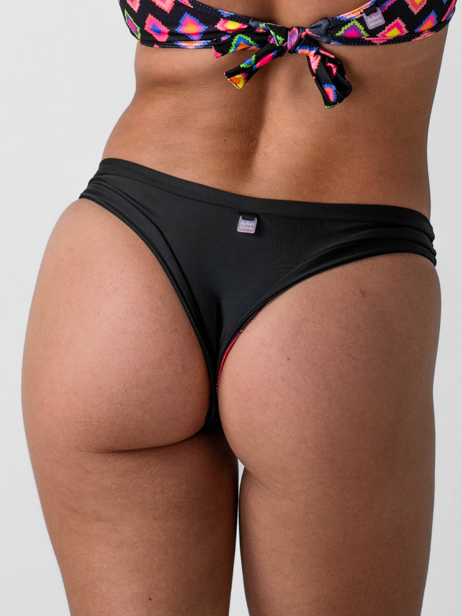 Bottom de Bikini Daikiri Mujer Calzón Sin Costuras Negro Protección UV50+ Detras