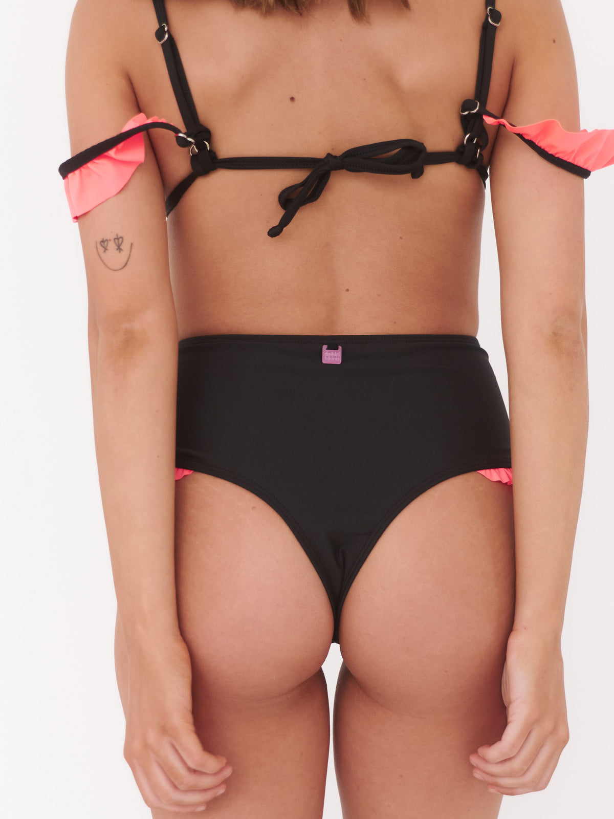 Bottom de Bikini Daikiri Mujer Calzón Tiro Alto Vuelos Negro Protección UV50+ Detras