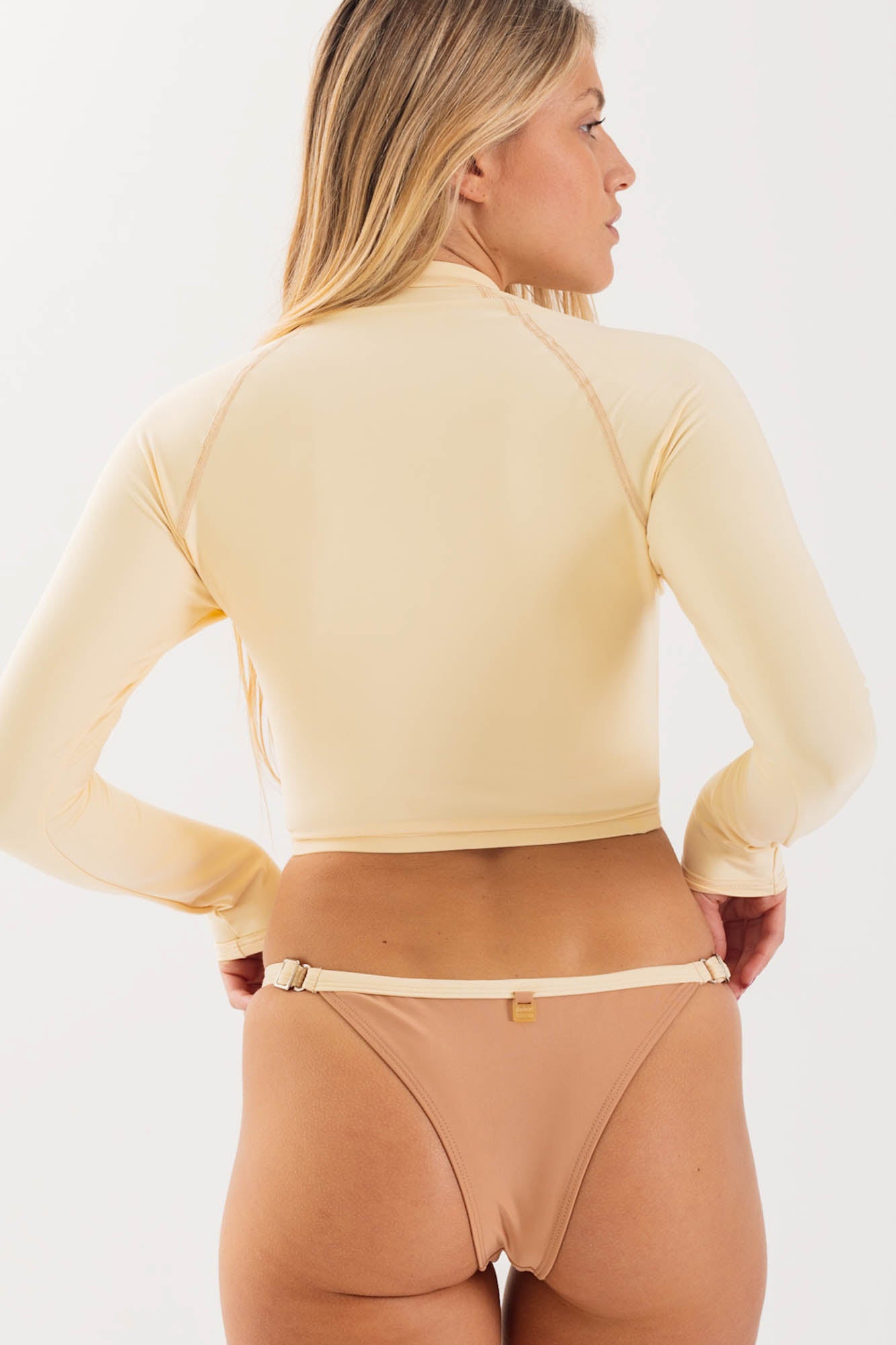 Daikiri Bikini Surf Mujer Crema Liso Manga Larga Extra Confort Protección UV 50+ Detras