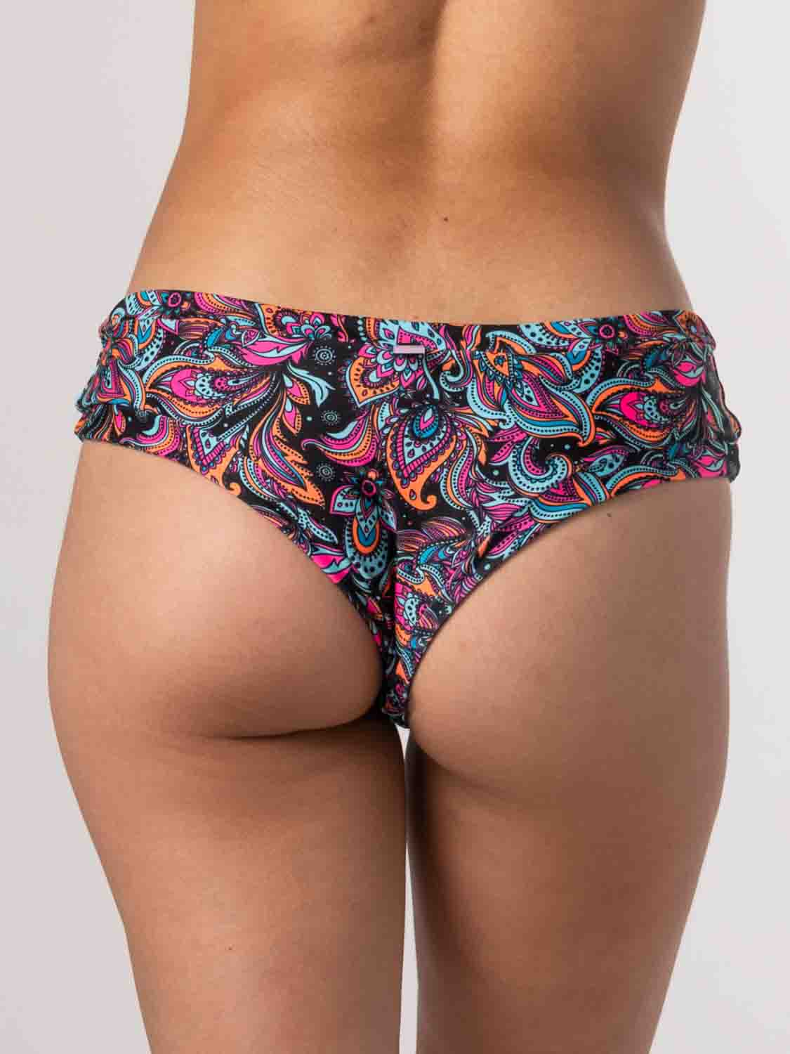 Bottom de Bikini Daikiri Mujer Calzón Pretina Ancha Sin Elasticos Bulgaro Negro Flúor Protección UV50+ Detras
