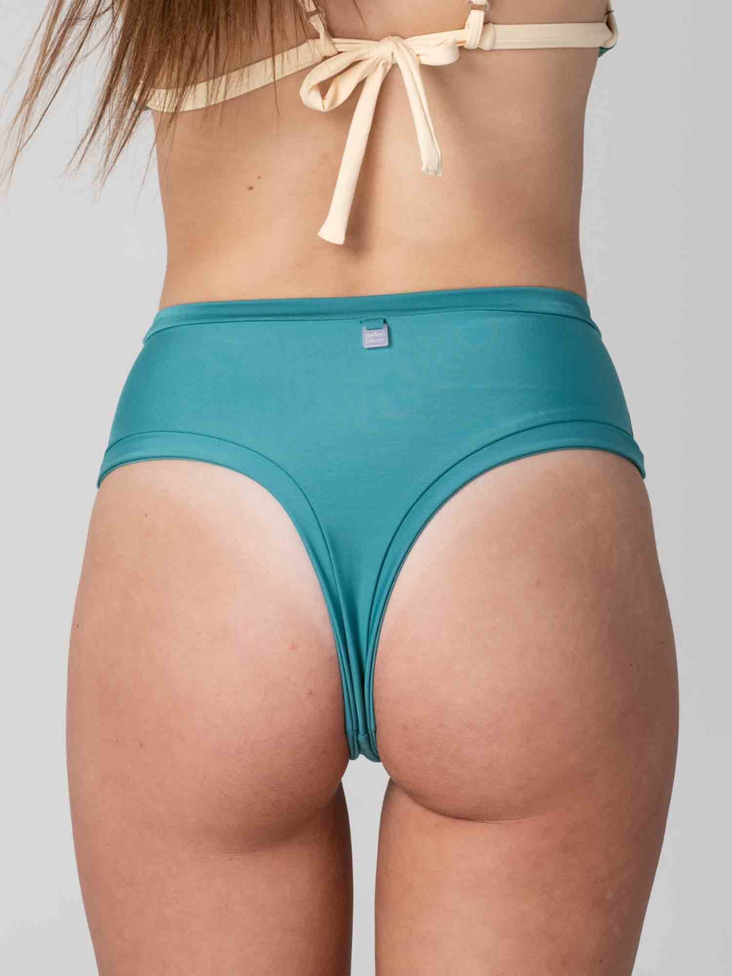 Bottom de Bikini Daikiri Mujer Calzón Tiro Alto Sin Elasticos Verde Oscuro Protección UV50+ Detras