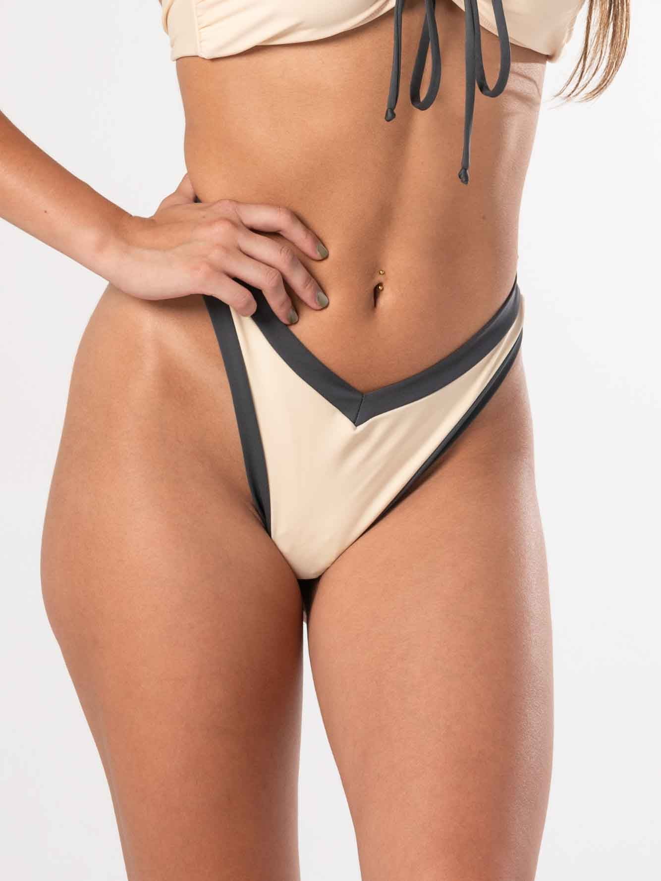 Bottom de Bikini Daikiri Mujer Calzón Sin Elasticos Crema Gris Grafito Protección UV50+ Principal