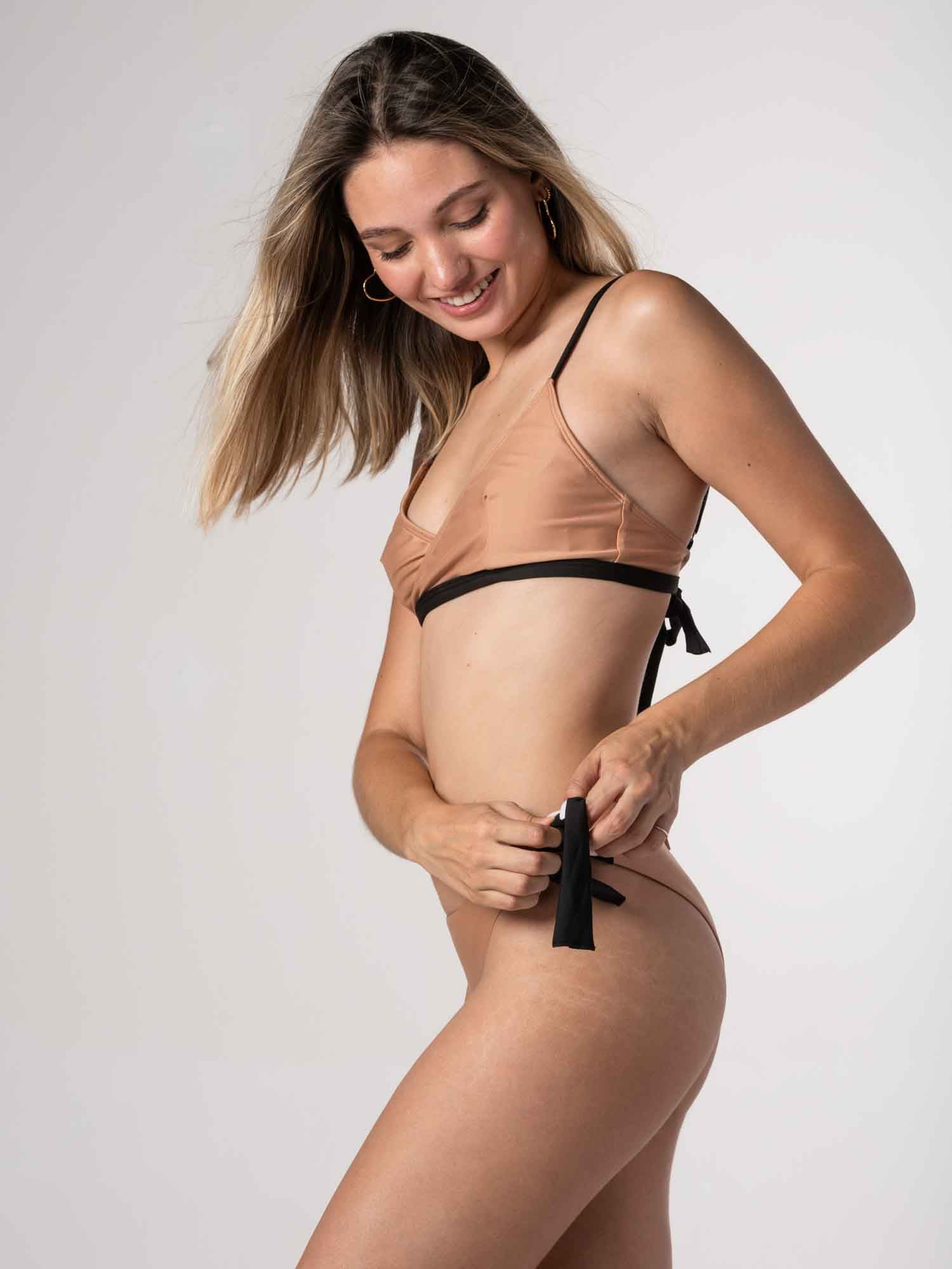 Bottom de Bikini Daikiri Mujer Calzón Amarras Cafe con Negro Protección UV50+ General