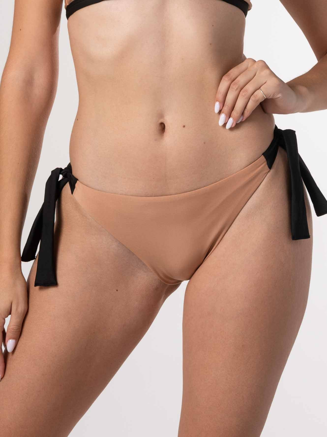Bottom de Bikini Daikiri Mujer Calzón Amarras Cafe con Negro Protección UV50+ Secundaria
