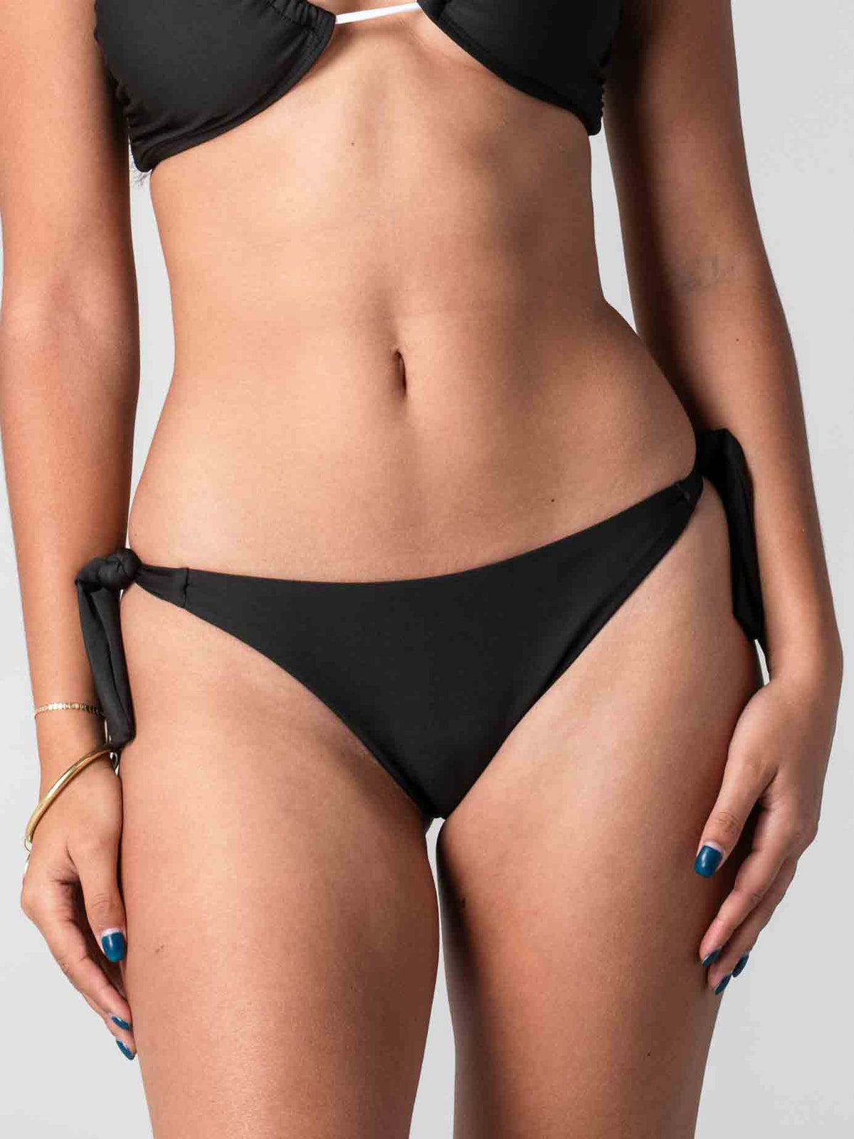 Bottom de Bikini Daikiri Mujer Calzón Amarras Negro Protección UV50+ Tercera