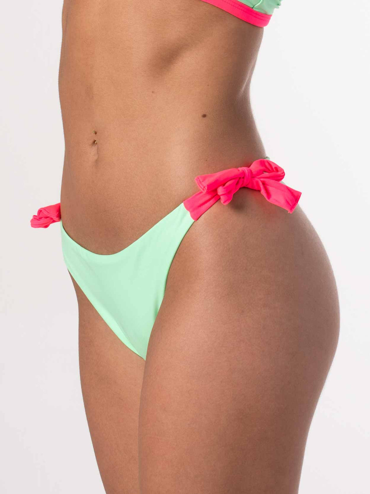 Bottom de Bikini Daikiri Mujer Calzón Amarras Verde Menta Rosado Fucsia Fluor Protección UV50+ Cuarta
