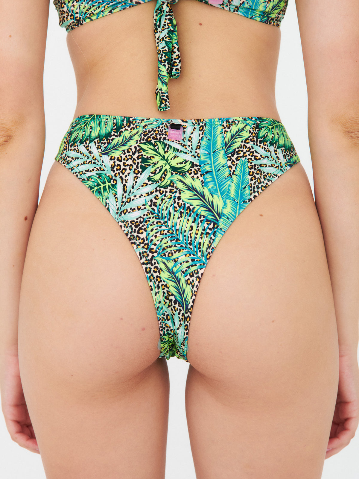 Bottom de Bikini Daikiri Mujer Calzón Pierna Alta Animal Print Selva Café Protección UV50+ Detras