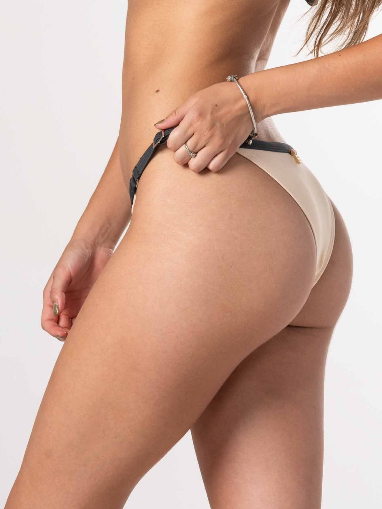 Bottom de Bikini Daikiri Mujer Calzón Ajustable Costados Crema Gris Grafito Protección UV50+ Tercera
