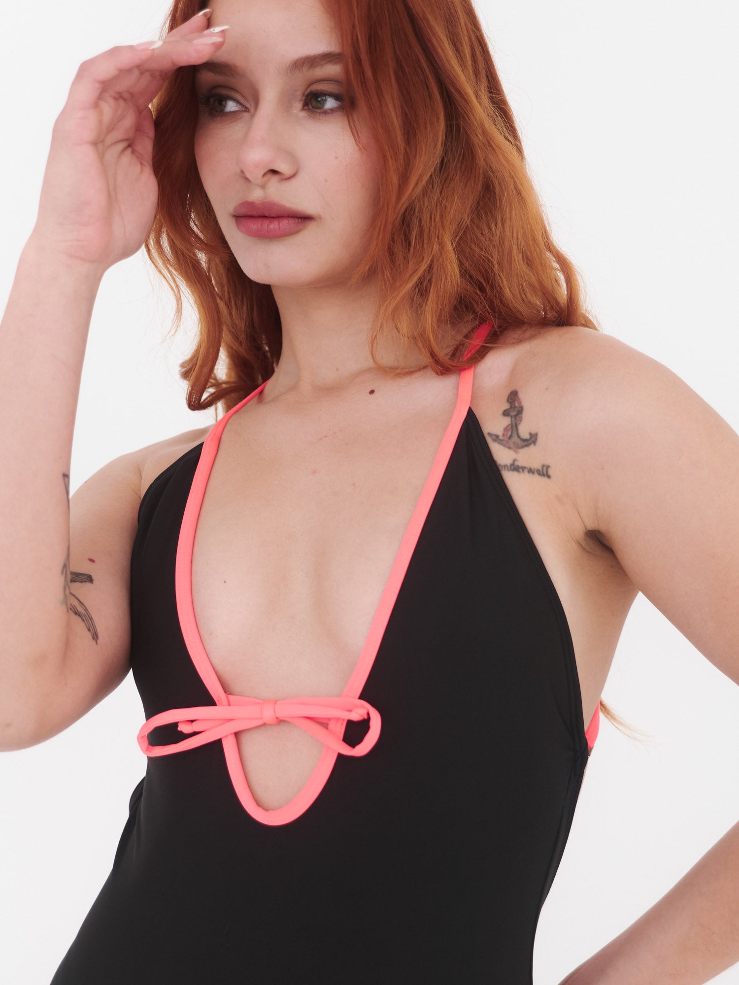 Traje de Baño Daikiri Mujer Sin Espalda Amarra Delantera Negro Protección UV50+ Delante