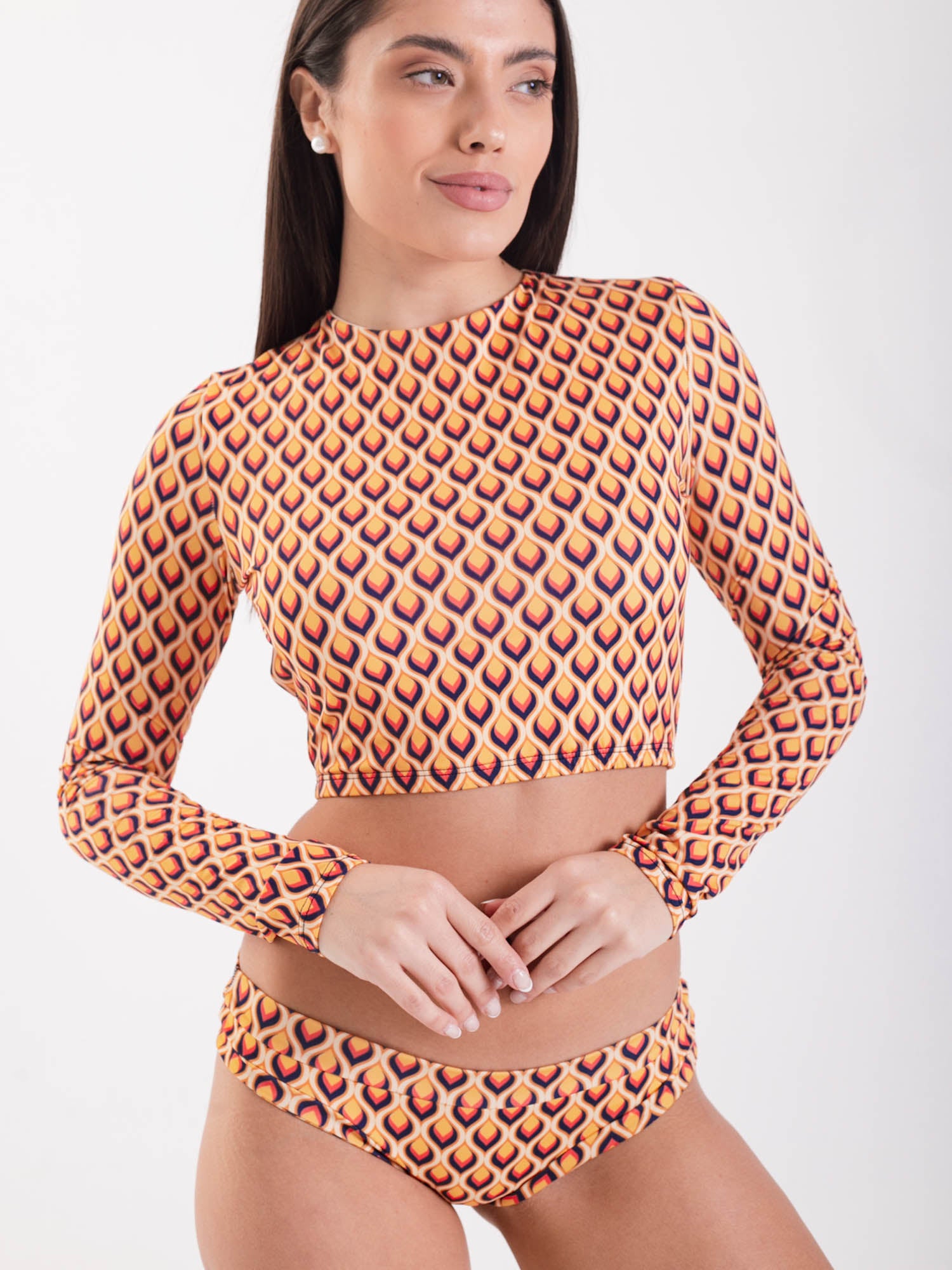 Polera Surf Daikiri Mujer Manga Larga Espalda Abierta Geométrico Naranjo Azul Protección UV50+ Delante