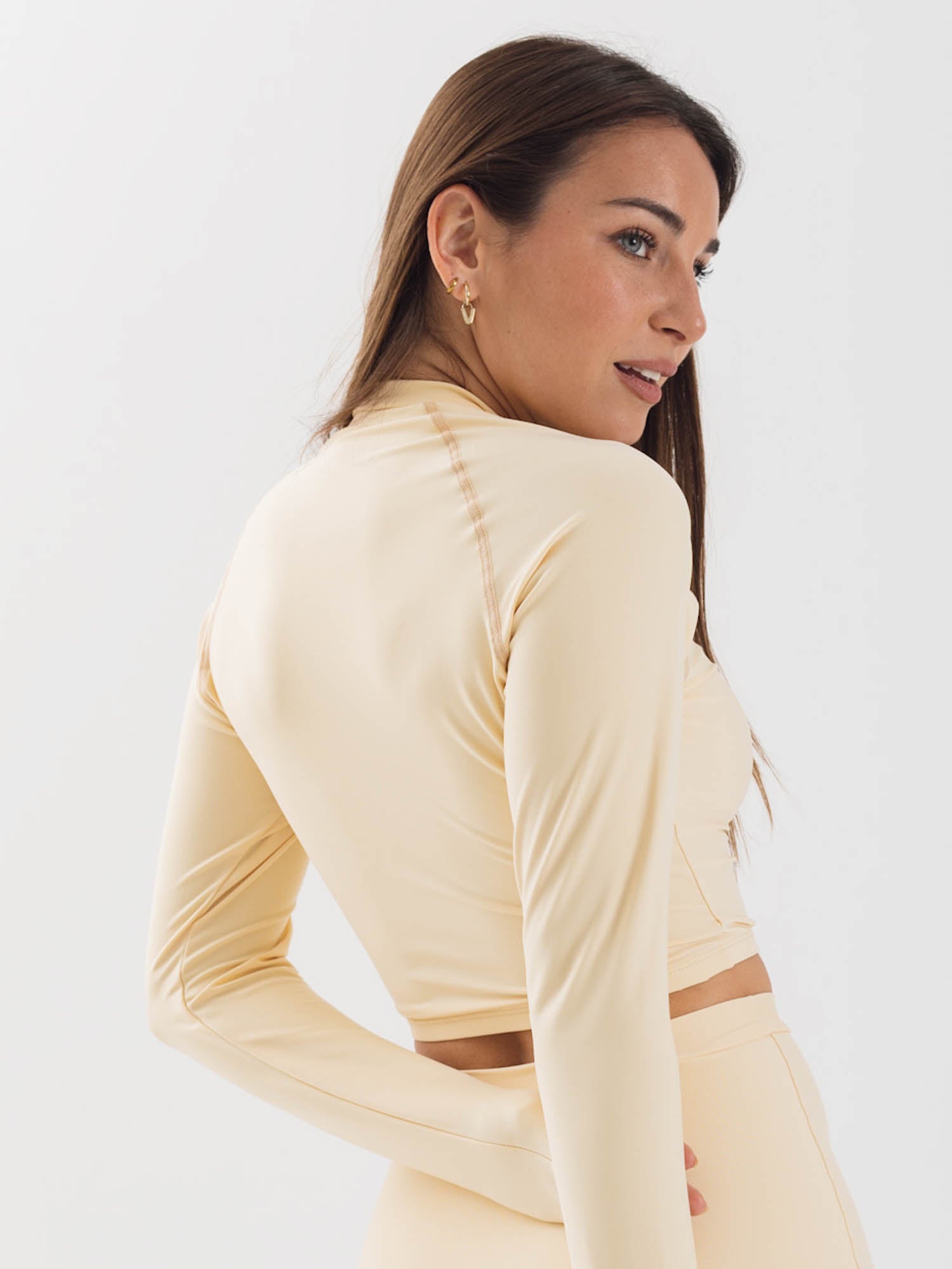 Polera Surf Daikiri Mujer Corta Manga Larga Crema Protección UV50+ Detras