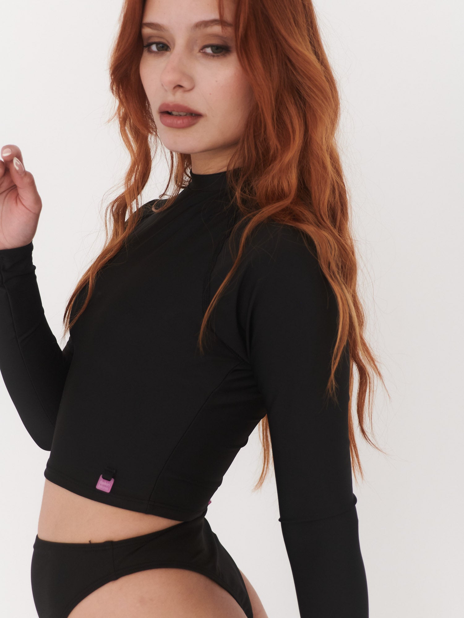 Polera Surf Daikiri Mujer Corta Manga Larga Negro Protección UV50+ Detras
