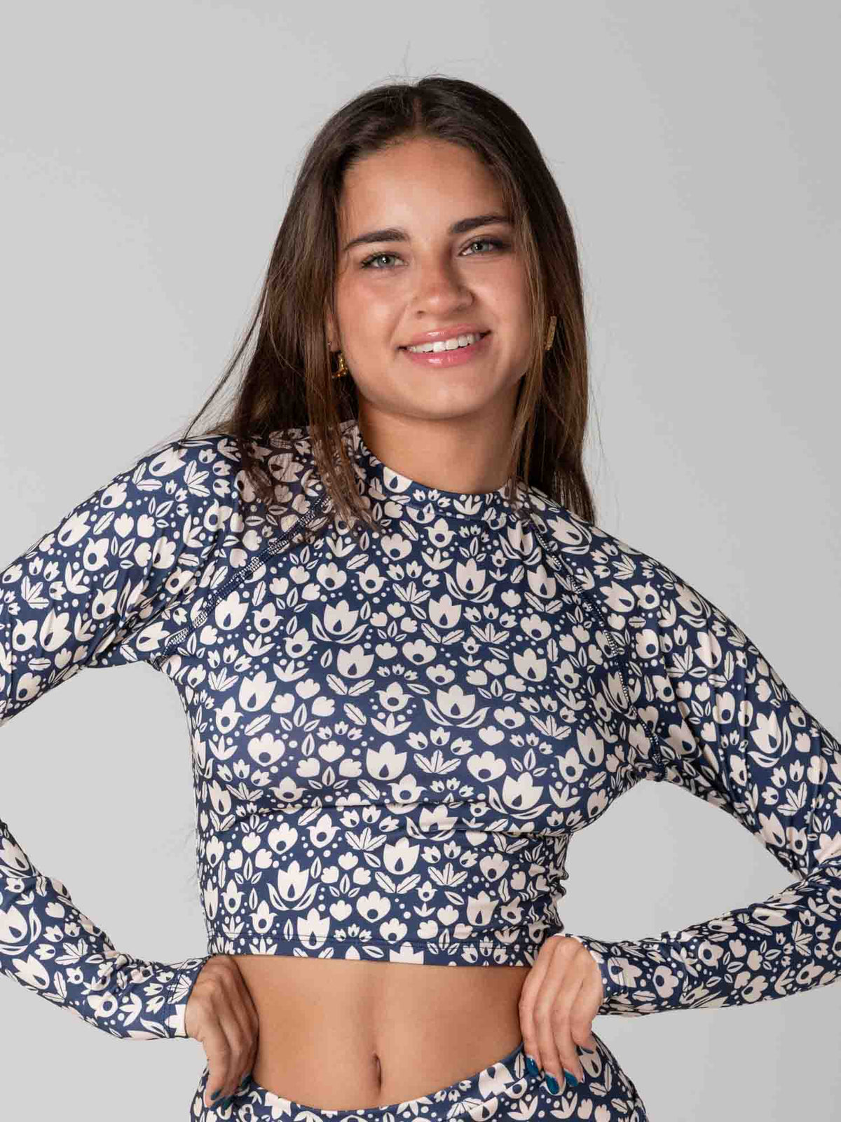 Polera Surf Daikiri Mujer Corta Manga Larga Floral Marino Crema Protección UV50+ Secundaria