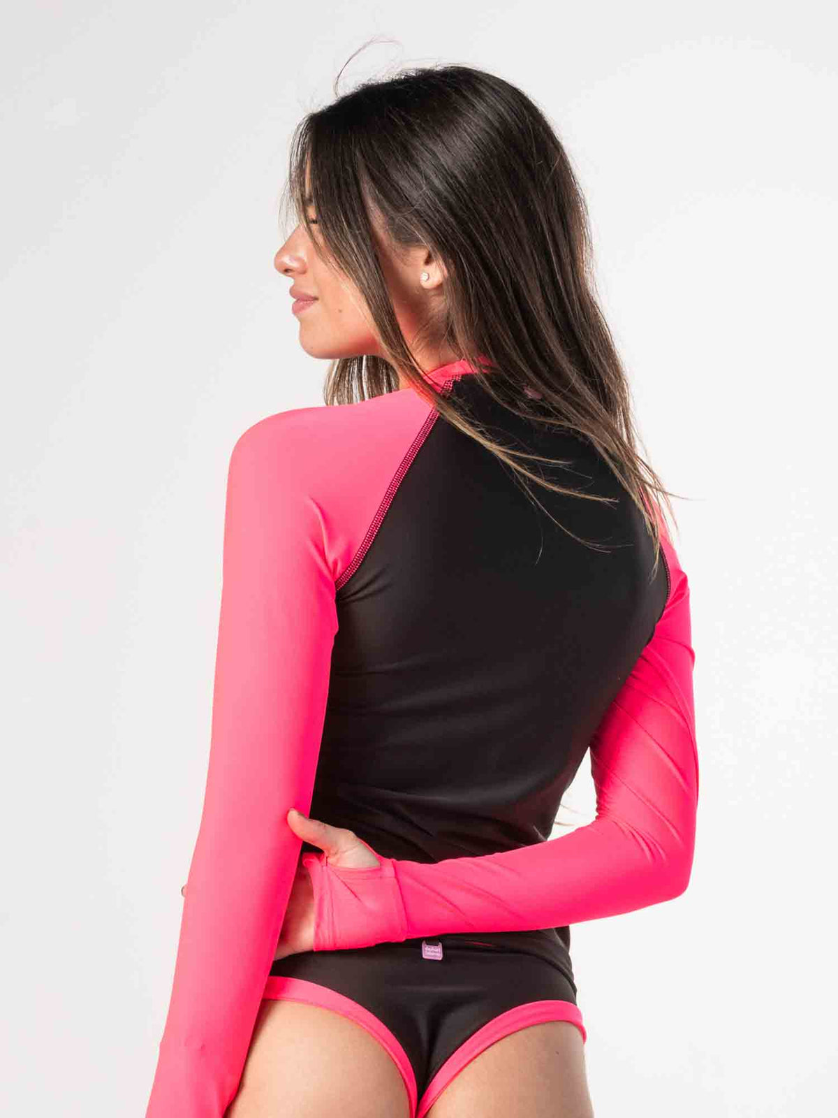 Polera Surf Daikiri Mujer Manga Larga Negro Rosado Fucsia Fluor Protección UV50+ Cuarta