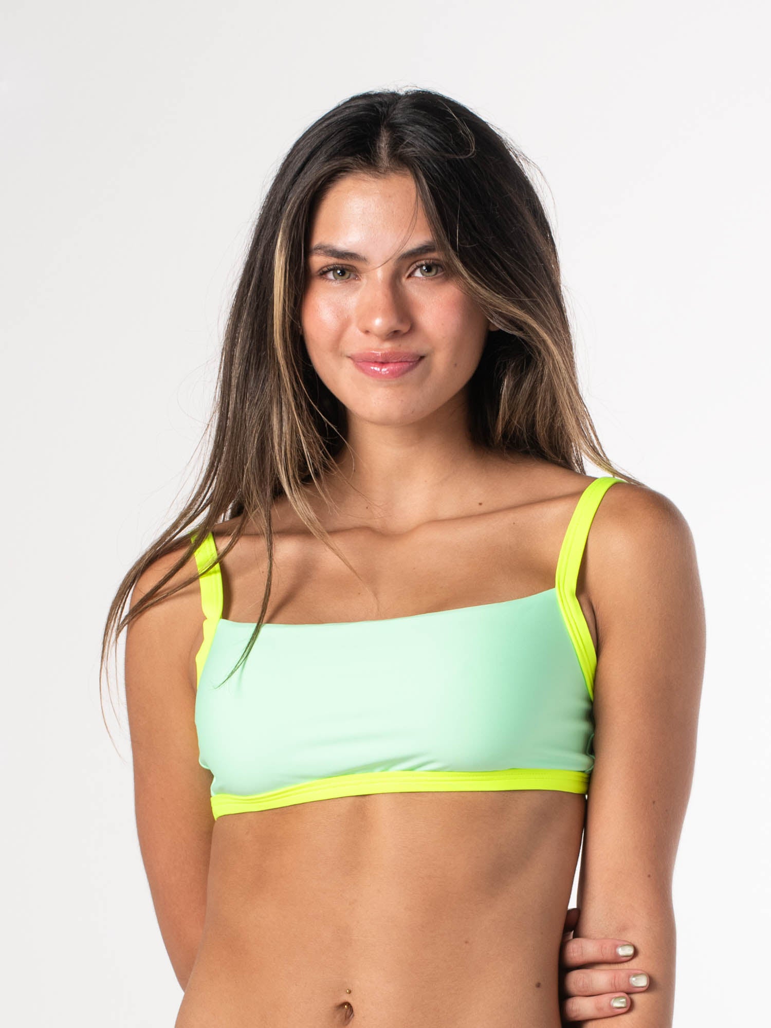 Top de Bikini Daikiri Mujer Escote Cuadrado Ajustable Verde Menta Amarillo Fluor Protección UV50+ Delante