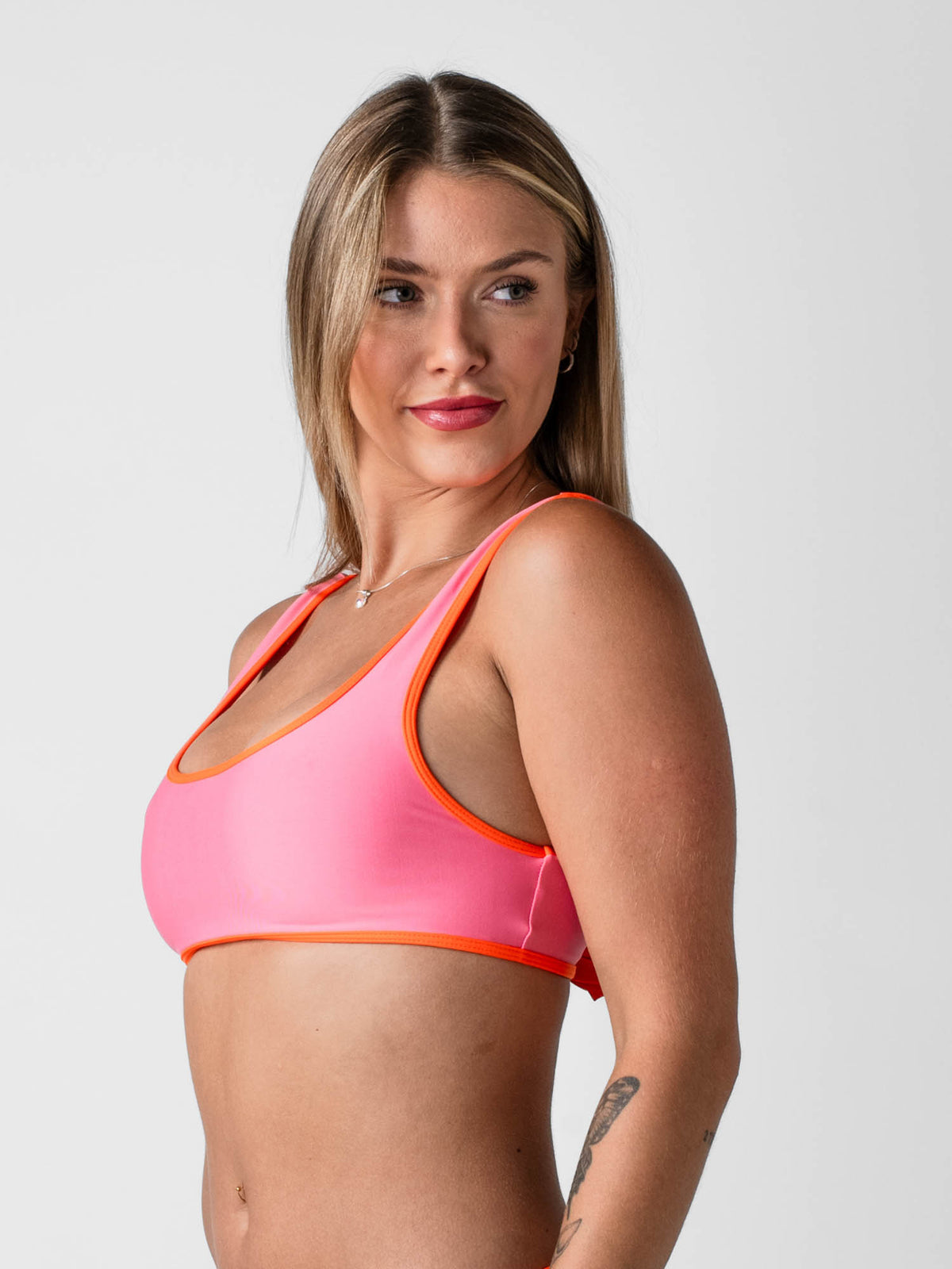 Top de Bikini Daikiri Mujer Deportivo Ajustable Rosa con Naranja Protección UV50+ Secundaria