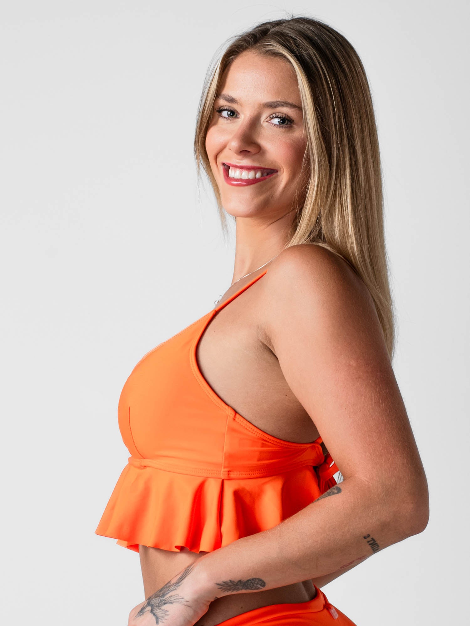 Top de Bikini Daikiri Mujer Triángulo Volados Naranjo Protección UV50+ Tercera