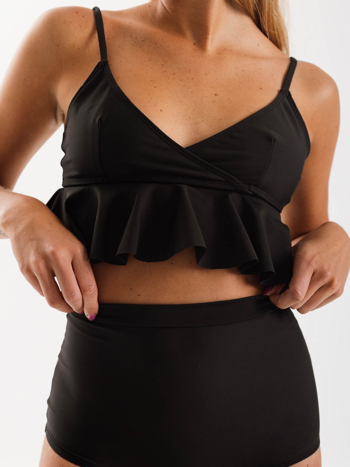Top de Bikini Daikiri Mujer Triángulo Volados Negro Protección UV50+ Tercera